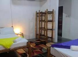 Kays place Train house apartments