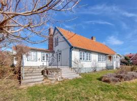 4 Bedroom Beautiful Home In Mölle โรงแรมในโมลเล่