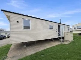 Homely, Dog Friendly Caravan At Sand Le Mere In Yorkshire Ref 71005O