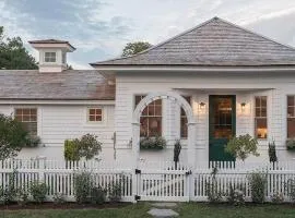 Rose Cottage - 2 Bedroom, 2.5 Bathroom in Cape Por