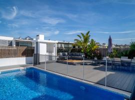 Bicas में, होटल Trevo Beach House - Villa with Private Pool