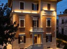 UNAHOTELS Villa dei Platani Foligno, hotell i Foligno