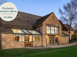 Willowberry Barn - Exclusive Home with Hot Tub