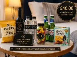 The Plaza, King 1 Bedroom Suite by The Hive WA1