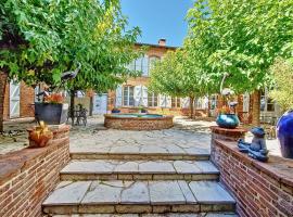LE PRIEURE - Suites romantiques spa privatif, piscine, jardin, massages proche de Toulouse, hotel u gradu Verfeil