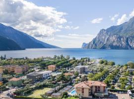 Nago-Torbole में, होटल Hotel Angelini