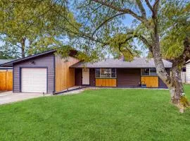 1 Mi to Campus! Family Home w/ Game Room in Eugene