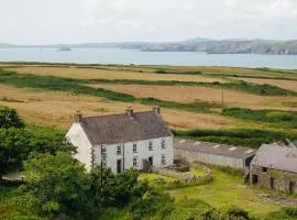 Charming Coastal Farmhouse with Sea Views & Garden