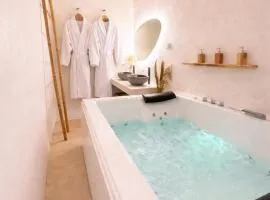 MEEY Suite with Private Spa