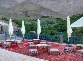 Riad Dar Amgdoule Tacheddirt, hotel sa Tacheddirt