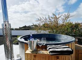 Chalet Emily mit Hot Tub und Meerblick, hotel sa Costa Teguise