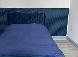 Stylish Room In Bradford City Centre With Self Check-In and Free WiFi