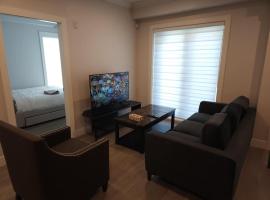 metropolitan 2-Bedroom condo Oak st, khách sạn ở Vancouver