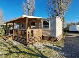 Mobil-home dans un camping