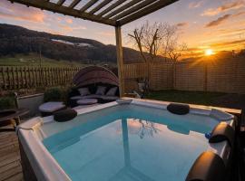 Juralodgespa Chalet Emma, hotel a Courrendlin