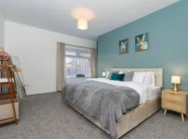 Durham 5BR Contractors Long Stay Discounts