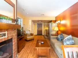 Lodge style getaway 50 miles from NYC patio 207