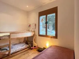 Stylish Modern Family Apartment close to the lifts