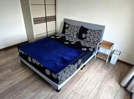 Master Room with Private Bath at Kajang