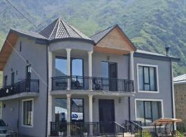 CDO guesthouse, hotel i Itʼkhvisi