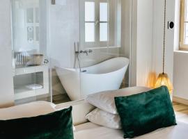 &Tales Villas Collection Óbidos - With Hotel Service and Breakfast, hotel di Obidos