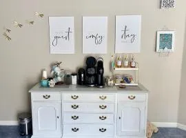 Heart of The Villages, Near Sumter Landing! 2BR-2BA New Golf Cart-Guest IDs included!