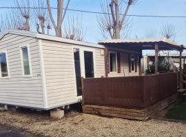 Viesnīca Mobil-Home Le Dahlia-MH34 pilsētā Seriņāna