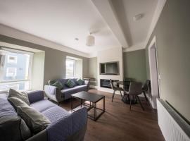 Brand New Kinvara Townhouse in an Incredible Central Location โรงแรมในKinvara