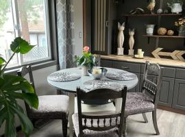 The Owls Nest, Hotel in Kelowna