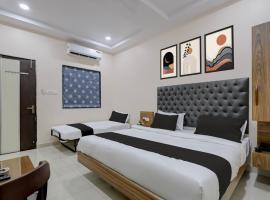 HOTEL O MATRI CROWN, hotel di Raipur