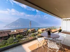 AltaLux Design and Panoramic Lake View