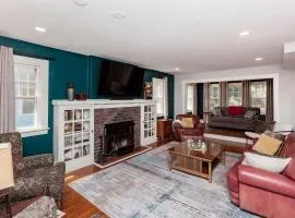 Charming 3BR Modern Retreat