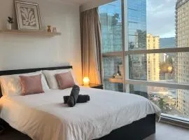 Highview Studio - Mountain and City Views