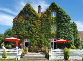 voco Letchworth Hall by IHG