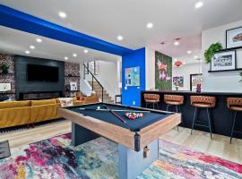 PoolTable - Hot Tub - FirePit - Games - Bunk Slide - Wet Bar, hotel di Akron