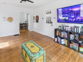 Comfy 1 Bed 1 Bath Near Downtown Indy - Sleeps 4, Hotel in Indianapolis