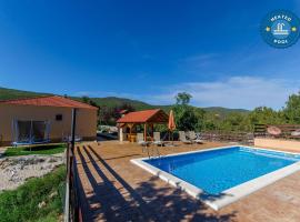 Villa Strikina kuca, Hotel in Slivno