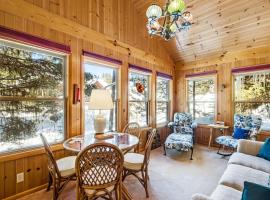 Lakefront McCall Retreat with Sunroom & Tub, Hotel in McCall
