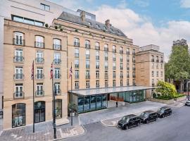 लंदन में, होटल The Berkeley, Maybourne