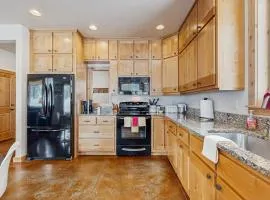 Rustic-Modern Cabin with Hot Tub Access