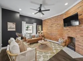 Hanford House w Hot Tub,Sauna,Bar