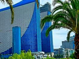 BeachFront Panorama ApartHOTEL Luxury & Sea View โรงแรมในบาทูมิ