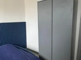 Private Room near Bradford University & City Centre With Self Check-in and Free WiFi