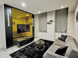 Centenary House Luxury Designer Apartment in Leeds City Centre