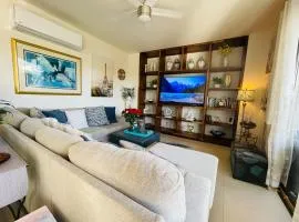 Beautiful condo 2bed, 3bath, pools and city views!