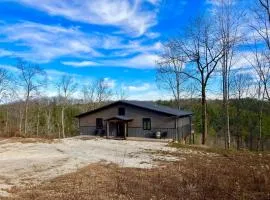 Waldens Wonder - Artful Cabin with Sweeping Valley View