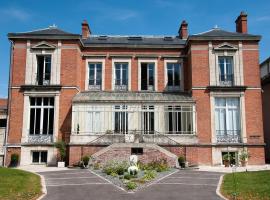 Maison M Troyes, hotel cerca de Troyes University Centre, Troyes