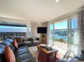 Harbour View - 3 Bedroom Retreat