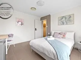 Cozy Double Room in Panania - Close to Stations & Stores - Shared Bathroom