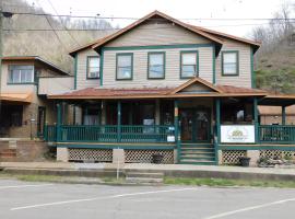 Historic Matewan House Lodging, Hotel in Matewan